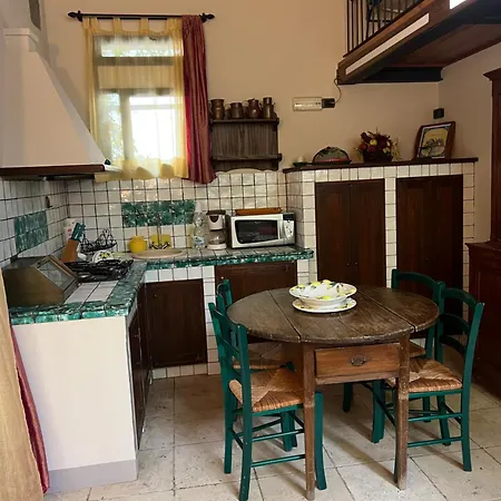 Fonte Del Castagno 아파트호텔 3*