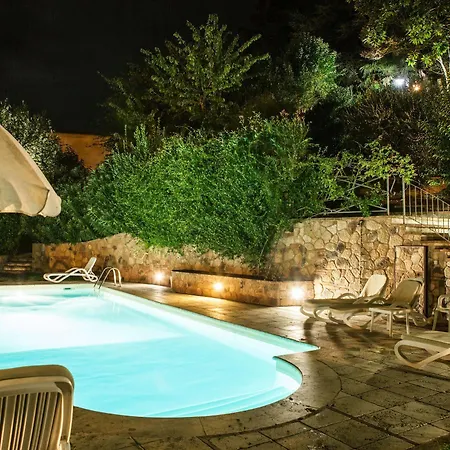 Aparthotel Fonte Del Castagno